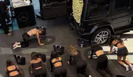 Mercedes’in Ardından Porsche de Başladı! Lüks Otomobil Bayilerinde Şimdi Yoga Modası