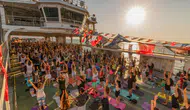 İzmir Körfezi’nde Gün Batımı Eşliğinde Vapurda Yoga Keyfi