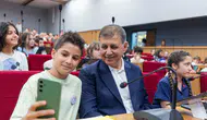 İzmir Çocuk Meclisi kapanışında Başkan Tugay, çocukların önerilerini ve emeğini övdü.