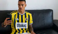 Fenerbahçe'den Yılın Transfer Bombası: Mason Greenwood Çubuklu Formayı Giydi!