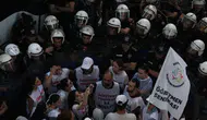 Öğretmenlerden hak talebi: Mülakat mağdurları gözaltına alındı, destek büyüyor!