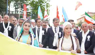 İzmir Büyükşehir Başkanı Tugay, Erbaa Yaprak Festivali'nde dostluk mesajı verdi