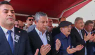 Özgür Özel, Yılmaz Büyükerşen’in kardeşi Güzin Büyükerşen’in cenazesine katıldı