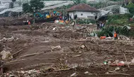 Endonezya'nın Flores Adası'nda 7,7 büyüklüğünde deprem, 14 ölü, çok sayıda yaralı var