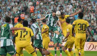 Bursaspor, İstanbulspor'u 4-0 mağlup etti: Yeşil-beyazlılar 2. sıraya yükseldi