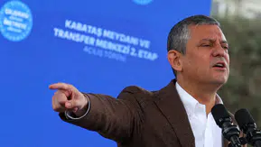 CHP Genel Başkanı Özgür Özel, gizli tanık iddialarındaki çelişkileri gündeme getirdi