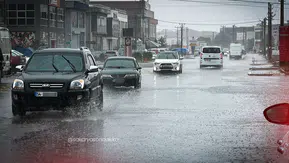 Sakarya’da sağanak hayatı felç etti: Dereler taştı, 18 okulda eğitime ara verildi