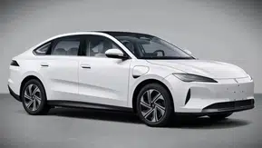 11 Bin 900 Dolarlık Elektrikli Jetta M6'ya Yoğun İlgi: 19 Saatte 10 Bin Sipariş!