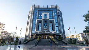 Buca Belediyesi’ne rüşvet soruşturması: 28 şüpheliye gözaltı kararı, 25 yakalama