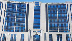 İstanbul'da dolandırıcılık operasyonu: 8 kişi tutuklandı, çok sayıda dijital delil ele geçirildi