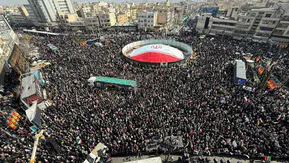 Tahran'da Ali Laricani ve Tümgeneral Süleymani için binlerce kişinin katıldığı cenaze töreni düzenlendi