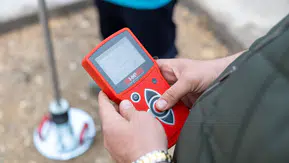 Yenişehir Belediyesi’nden yol çalışmalarında dikkat çeken yenilik: Asfalt ömrünü uzatan teknoloji geliştirildi