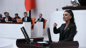 Gizem Özcan’dan Esra Işık tepkisi: “Toprağını savunmak ne zamandan beri suç?”