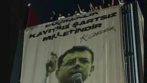 CHP İstanbul İl Binasında Ekrem İmamoğlu Posterini Kaldırdı, Gerginlik Çıktı