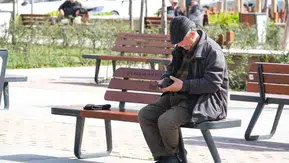 Milyonca Emekliye Kötü Haber: Zam Beklerken Kesinti Geldi, Maaş ve Gelirden Kesilecek!