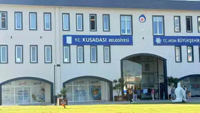 Kuşadası Belediyesi'nde rüşvet soruşturmasında 22 şüpheliye gözaltı kararı verildi