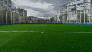 İzmir Büyükşehir’den gençlere beş yeni halı saha