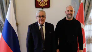Rus Büyükelçi Vershinin, Halit Ergenç ile kültürel işbirliğini görüştü