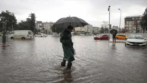 Meteoroloji'den 8 İl İçin Sarı Kodlu Uyarı! Kuvvetli Sağanak Yağış Geliyor: Sel ve Su Baskınlarına Dikkat