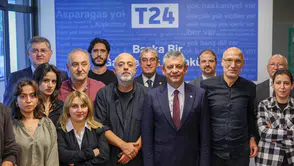 Özgür Özel'den T24'e dayanışma ziyareti: "Basın tarihine kara leke olarak geçecek"