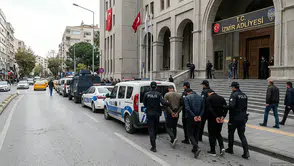 Bayraklı Belediyesi soruşturmasında yeni gelişme: Serdar Sandal dahil 43 kişi adliyeye sevk edildi