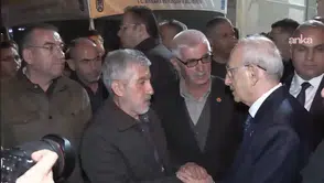 Kılıçdaroğlu, şehit polis memuru Türkoğlu'nun ailesine taziye ziyaretinde bulundu