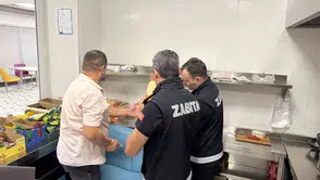 Okul kantininde korkutan denetim! Son kullanma tarihi 1 yıl geçmiş tavuk döner bulundu