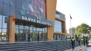 Silifke Belediyesi'nde gözaltı operasyonu: 7 isim adliyeye sevk edildi