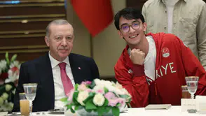 Cumhurbaşkanı Erdoğan'dan gençlere çağrı: "Türkiye Cumhuriyeti sizin öz yurdunuzdur"