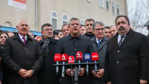 CHP lideri Özgür Özel: Deprem konutlarından para almaya son verilsin