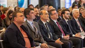 İzmir, dijital teknoloji ile yeraltı su kaynaklarını koruma projeleriyle kuraklığa karşı önlemler alıyor.