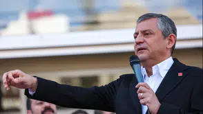 İBB davasında Özgür Özel: “Ekrem Başkan’ı itibarsızlaştıracak bir söz daha Türkçe lügata girmedi”