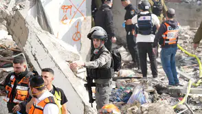 İran füzesinin İsrail'e saldırısında 8 ölü, 20 yaralı