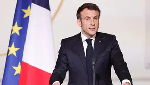 Macron: Lübnan krizinin çözümü için görüşmelere ev sahipliği yapmaya hazırız