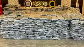 Van ve Hakkari'de uyuşturucu operasyonu: 320 kilogram uyuşturucu ve 15 şüpheli yakalandı