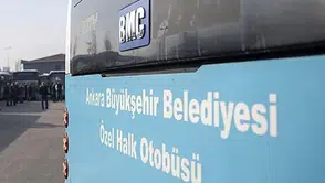 Ankara’da halk otobüsü üst geçide çarptı: 4 kişi yaşamını yitirdi, 13 kişi yaralandı