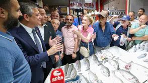 Özgür Özel, Ulus Hali'nde vatandaşlarla buluştu
