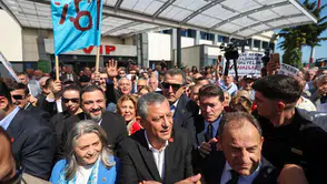 Özgür Özel Trabzon’dan seslendi: “Sandığa inananların tek güvencesi halktır”