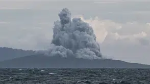 Anak Krakatau yanardağı patladı: 6 havalimanı kapatıldı
