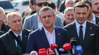 CHP lideri Özgür Özel: Depremzedeler 1000 gündür adalet bekliyor, sorunlar çözülmüyor!