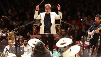 İzmir'de Yeni Yıl Konseri: Oda Orkestrası ve Los Putitos Coşturdu