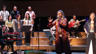 Barış Manço, İzmir'de özlemle anıldı: Şarkılarıyla dolu konser gerçekleşti