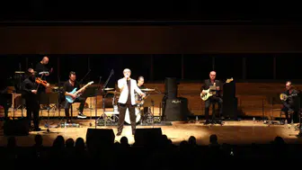 İzmir'de Teyfik Rodos'tan Cem Karaca anısına unutulmaz bir konser deneyimi