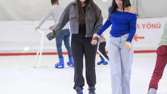 İzmir'de kış keyfi: Buz pistleri yarıyıl tatiline özel 15 Şubat'a kadar açık!