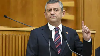 CHP Lideri Özgür Özel, Bahçeli'nin açıklamalarına sert yanıt verdi, emekli maaşları için destek çağrısı yaptı