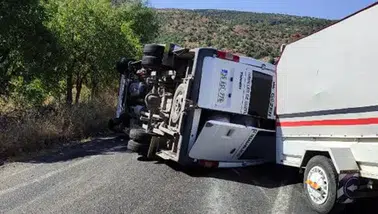 Balıkesir’de tarım işçilerini taşıyan traktör römorku devrildi: 23 yaralı