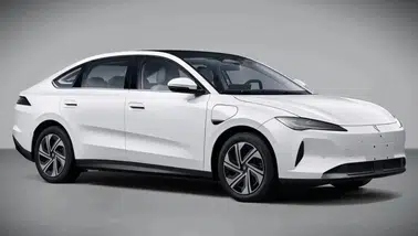 11 Bin 900 Dolarlık Elektrikli Jetta M6'ya Yoğun İlgi: 19 Saatte 10 Bin Sipariş!