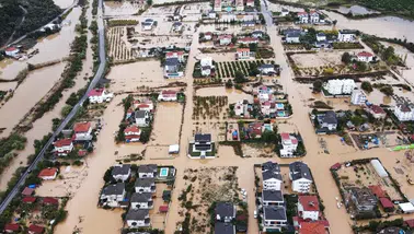 Muğla'da Tersakan Deresi Taştı! Evler ve Tarım Arazileri Sular Altında Kaldı