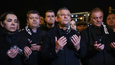 Adıyaman’da 6 Şubat’ın üçüncü yılında CHP lideri Özgür Özel Sessiz Yürüyüşe Katıldı