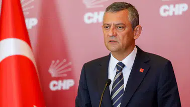 Özgür Özel'den Kadir Gecesi mesajı: Barış ve refah dileğiyle duaların kabul olmasını istedi